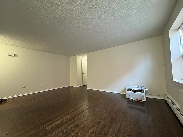 243-C2 Laurel St #C2 — Photo 4