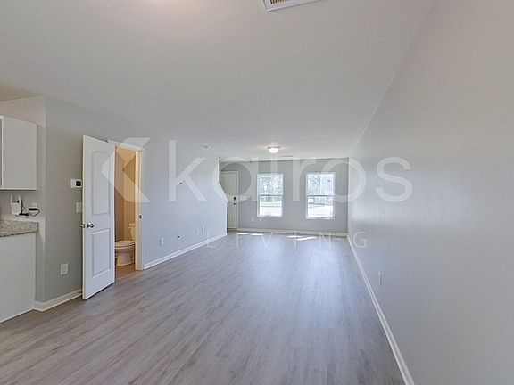 3rd image of 3929 Miller Dr