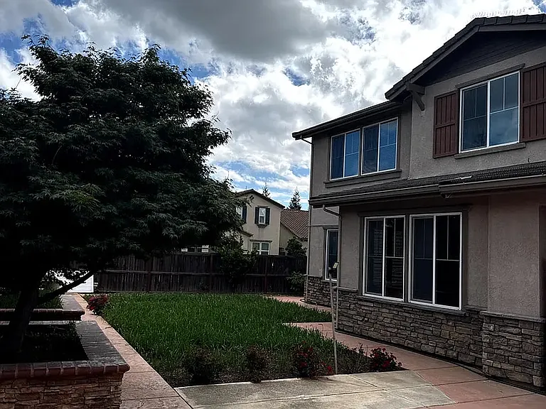 10005 Atrio Cir — Photo 21