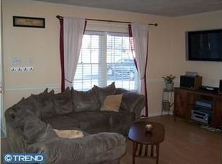 1207 Pine Ridge Dr, Perkiomenville, PA 18074