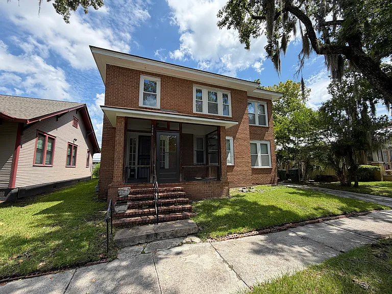 1006 E 40th St #A — Photo 2