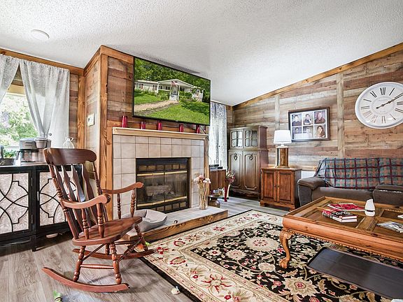4th image of 1047 Phillips Dr