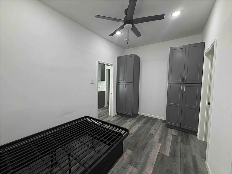 2404 Burkett St — Photo 23
