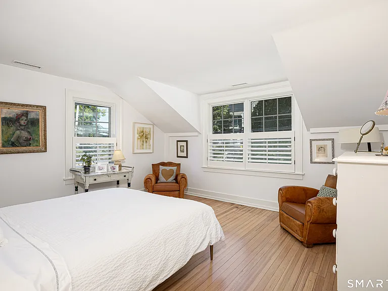 87 Myrtle Ave — Photo 16
