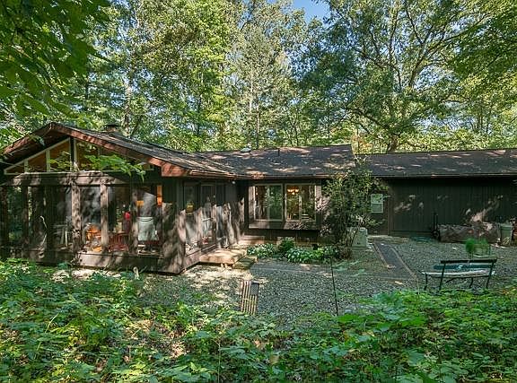 5th image of 4533 Bridgeway Dr