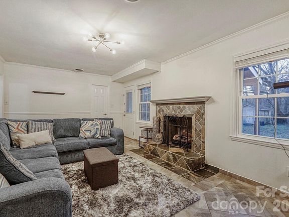 5th image of 1315 Shady Bluff Dr