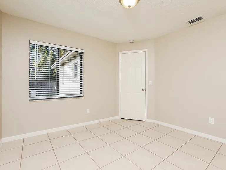 1003 Vernon Loop — Photo 10