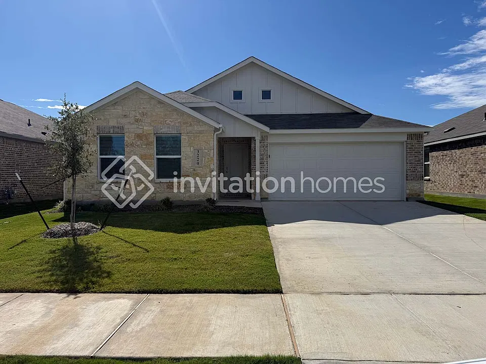 3220 Valentia Ln