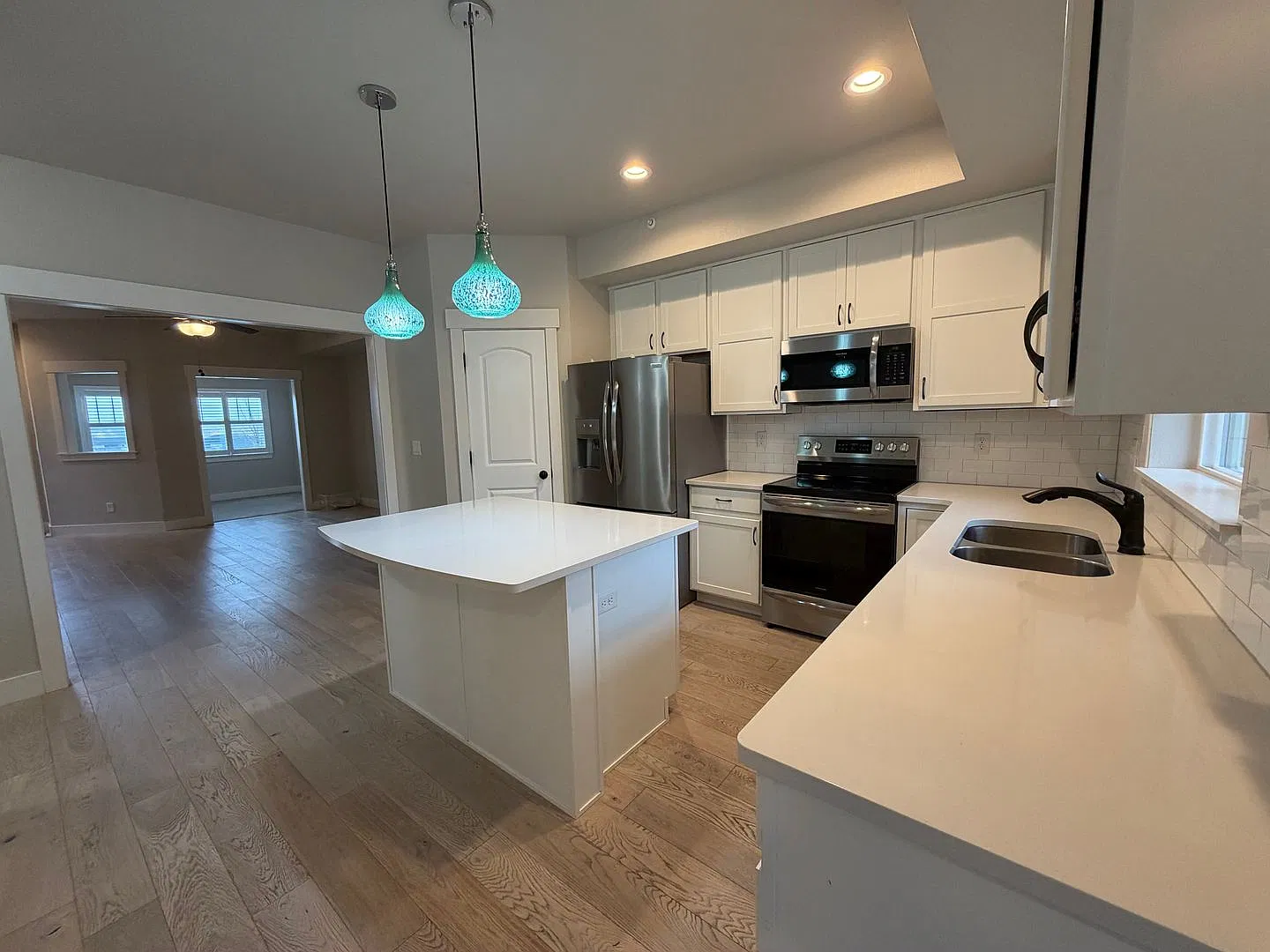 Glamorous Townhome in Observatory Village — Photo 3