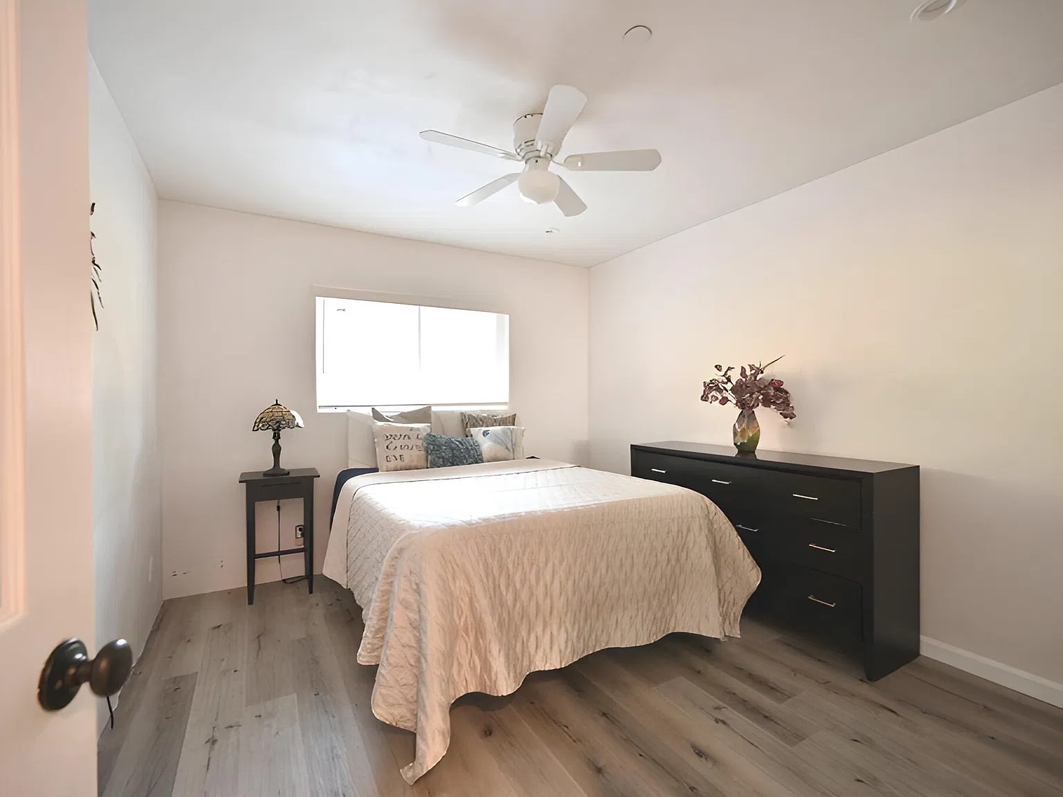 1 bed, 1.0 bath, 400 sqft, $2,400 — Photo 3