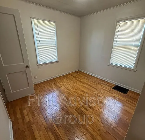 2632 SE Adams St — Photo 5