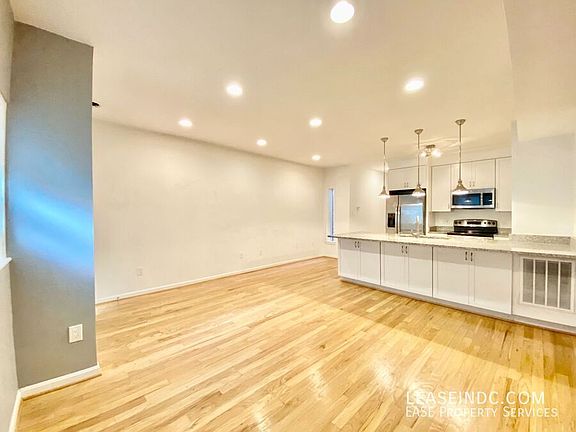 4th image of 1721 11th St NW #1