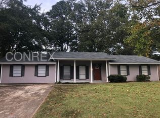 1130 Greenbriar St, Jackson, MS 39211