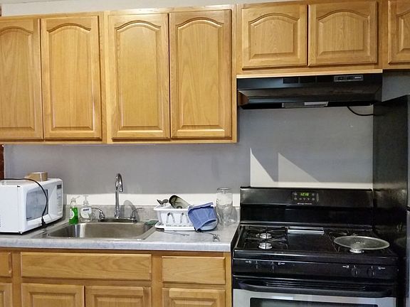 3rd image of 851 Dekalb Ave APT 2L