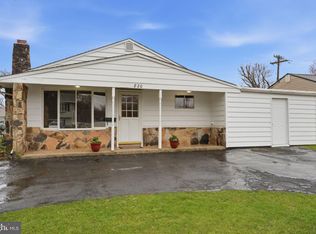 820 Auburn Rd, Fairless Hills, PA 19030