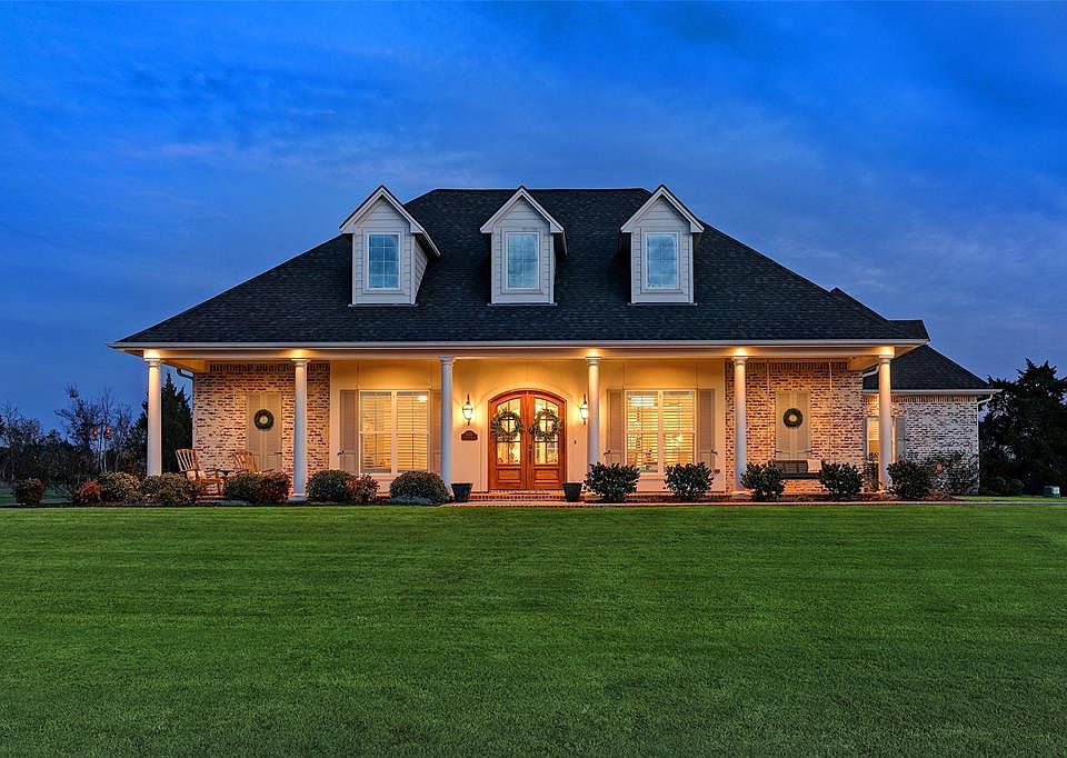 1st image of 626 Diamond Dr