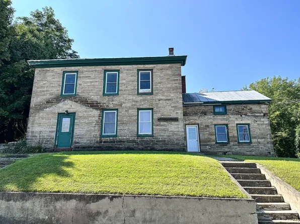 47 Duane St, Malone, NY 12953