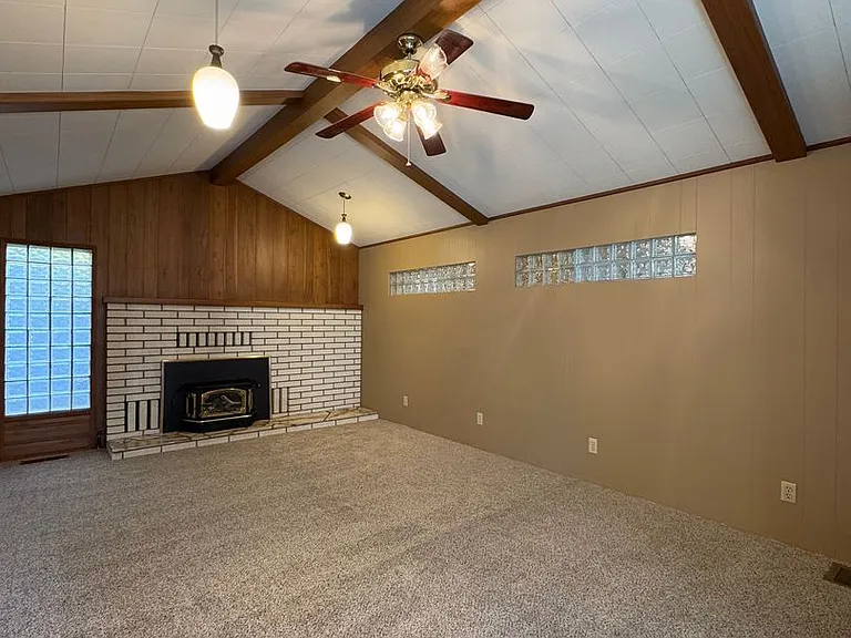 1001 N Brooklane St — Photo 9