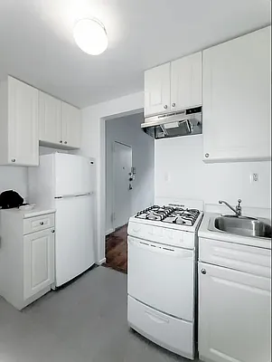 Rented by Metropolitan Property Group | media 6