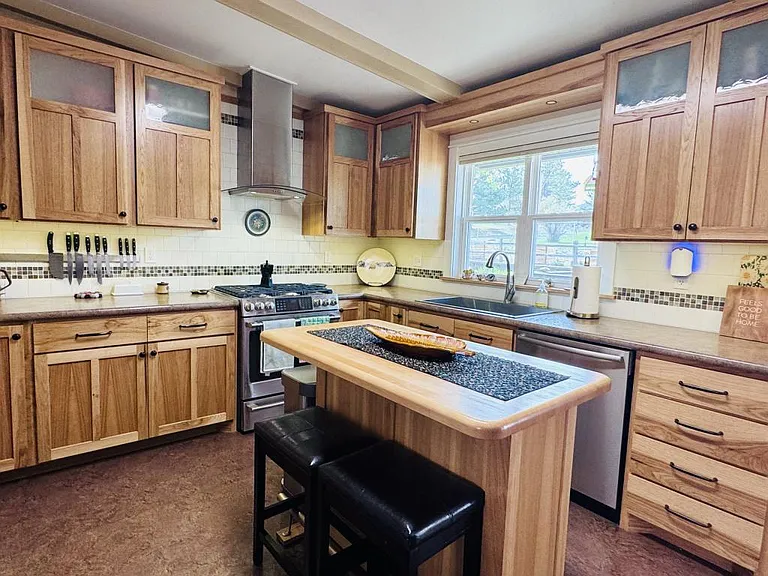 1617 Winne Ave — Photo 14