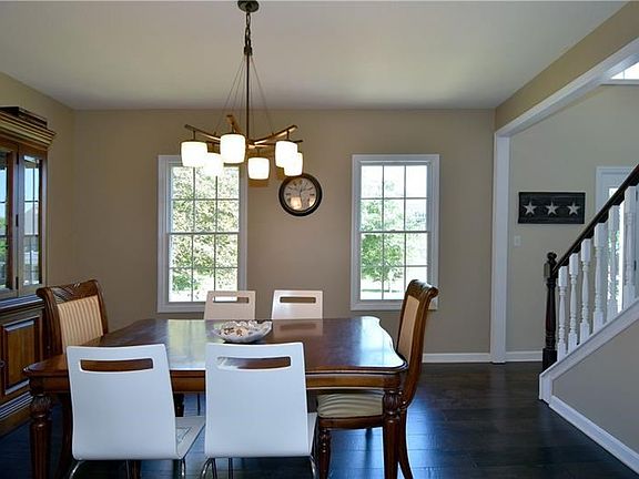 Dining Room - Open to the foyer, new chandelier.