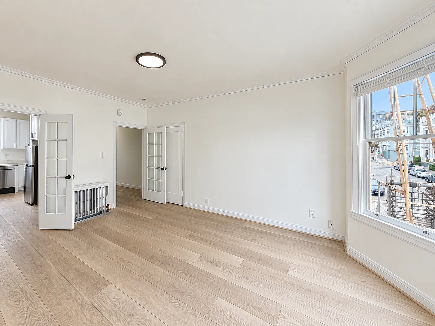 Large Remodeled Pacific Heights Studio with In-Unit Laundry — Photo 4
