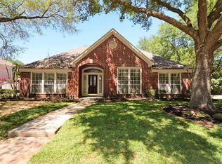 16402 Garden Path Ct, Houston, TX 77059