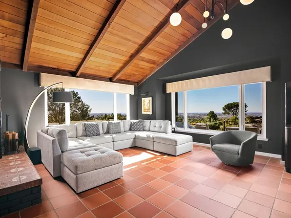 2073 Elevado Rd, Vista, CA 92084
