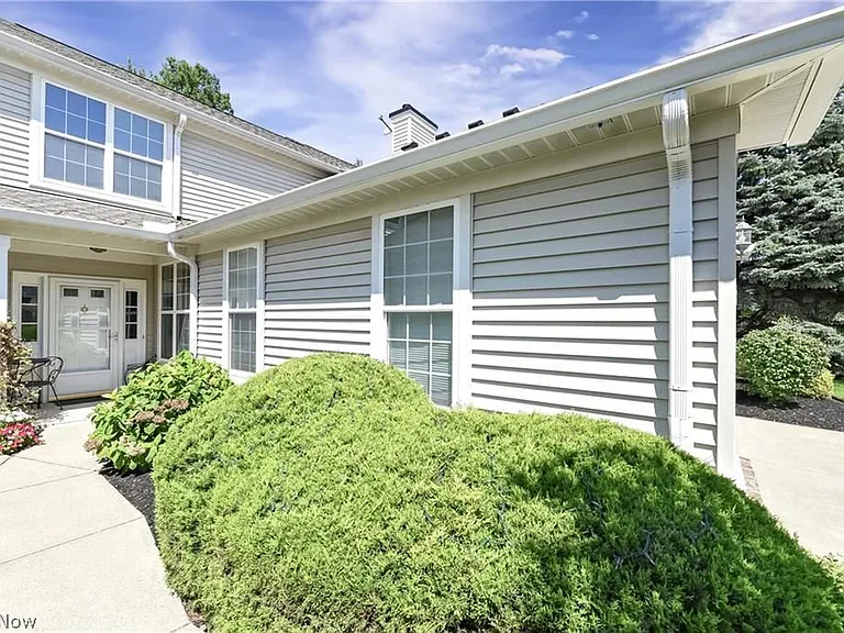 2620 Wyndgate Ct — Photo 2