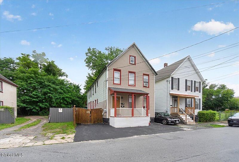 5th image of 552 Mumford Street