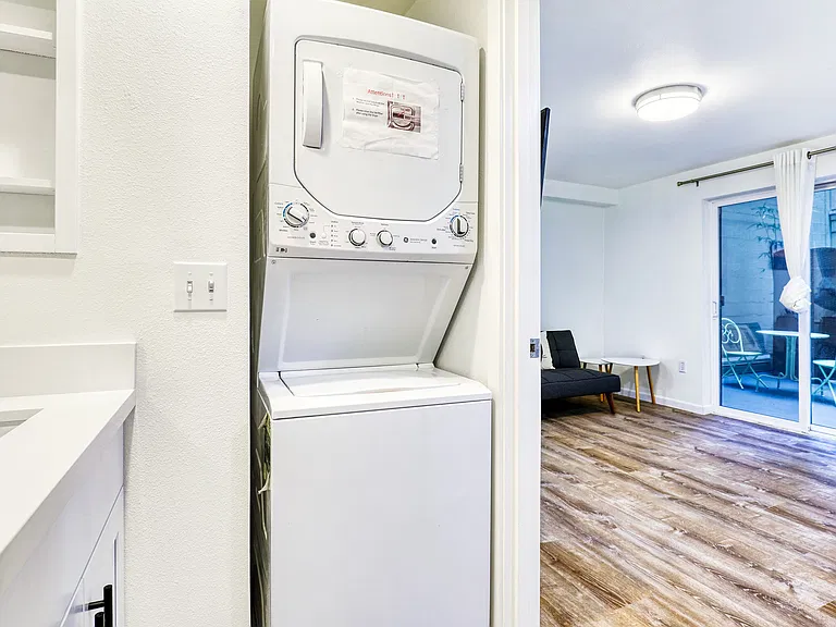 425 Vine St #318 — Photo 10