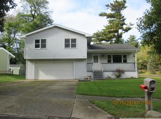174 Westwood Dr, Hillsdale, MI 49242
