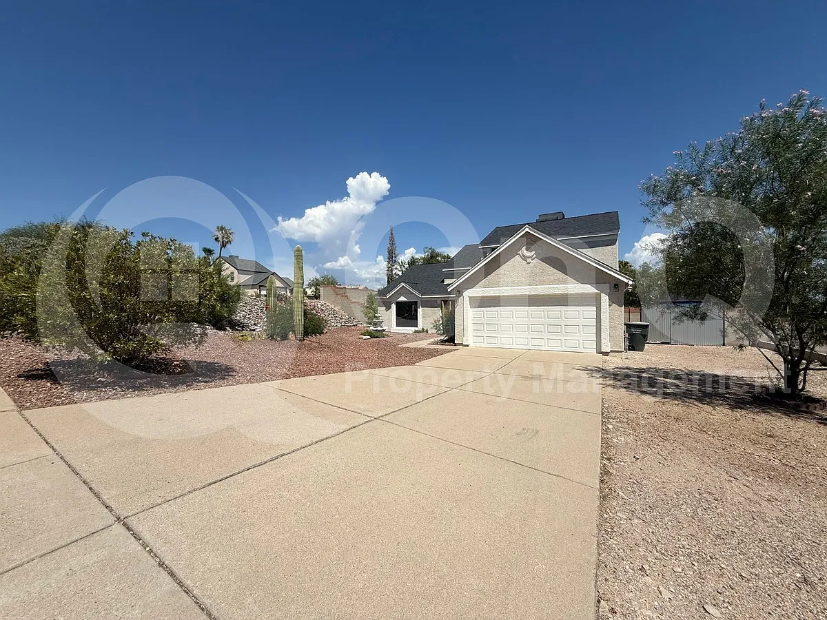 3 bed, 2.5 bath, 2034 sqft, $2,795 — Photo 2