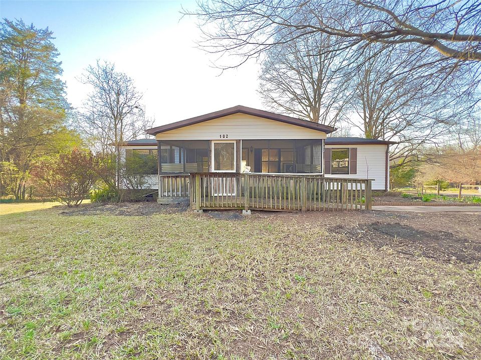 1st image of 102 Ensign Pl
