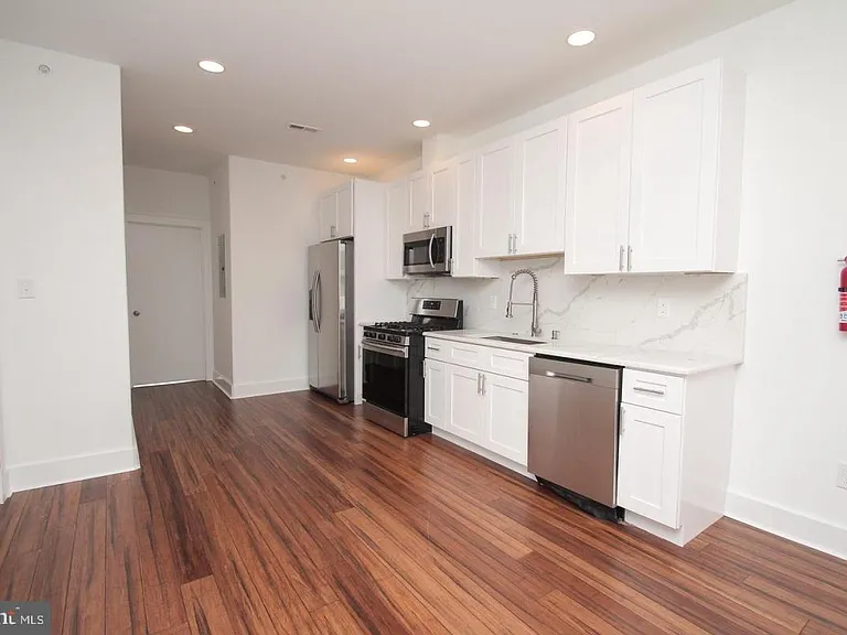 1146 S 15th St #2 — Photo 2