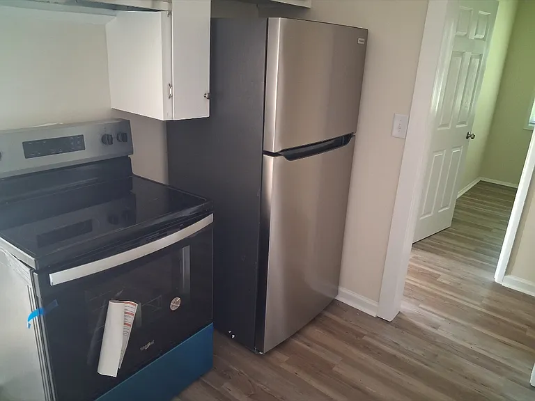 607 Courtland Ave — Photo 2