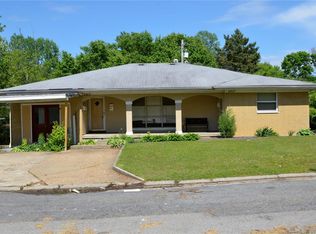 8909 Peterson Ln, Belleville, IL