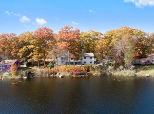 130 Lake Washington Dr, Glocester, RI 02814
