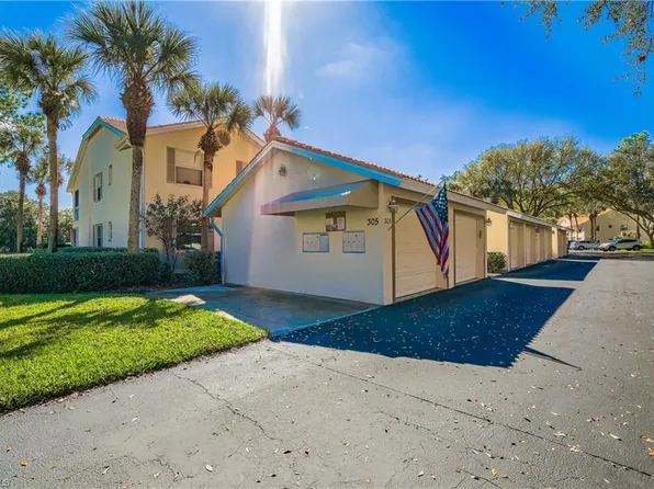 305 Robin Hood CIR #101, NAPLES, FL 34104