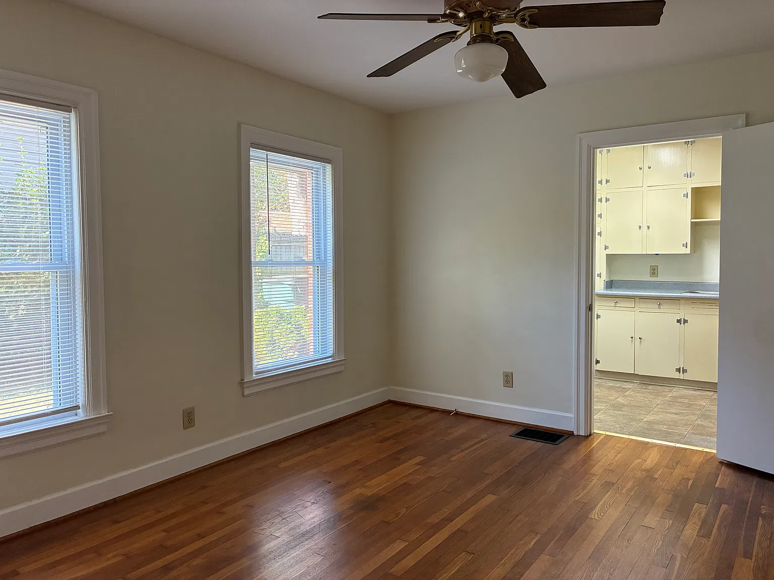 2 bed, 750 sqft, $1,120 — Photo 4