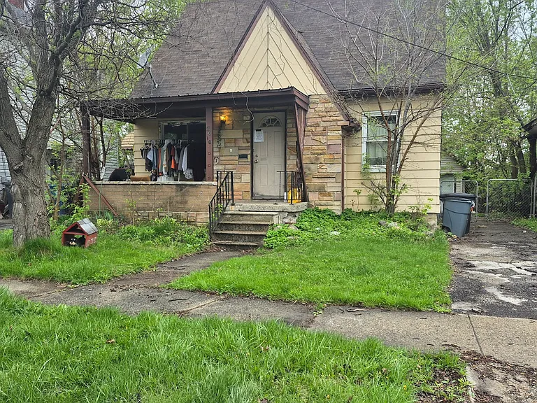Swayze St — Photo 1