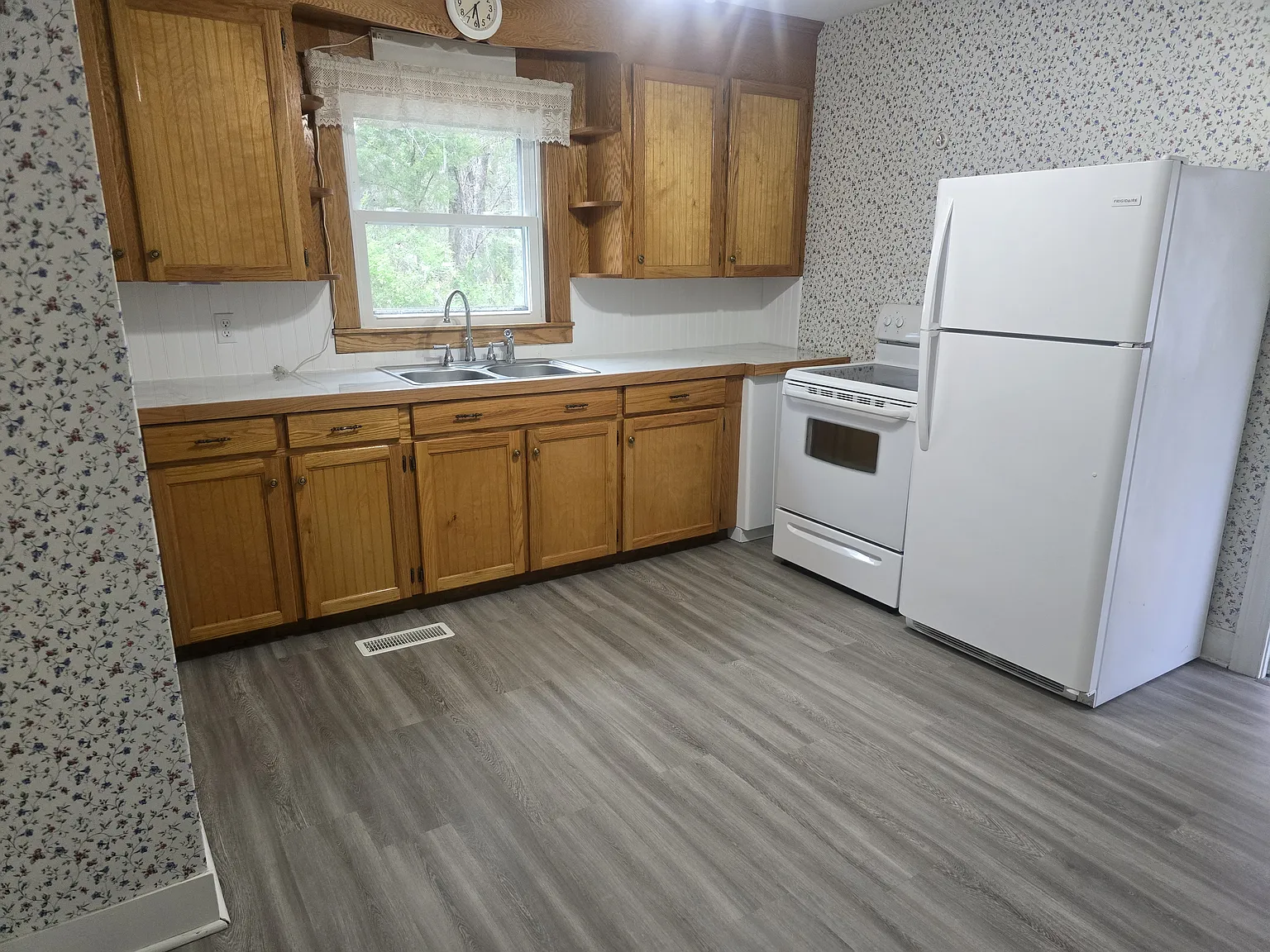 2 bed, 830 sqft, $1,200 — Photo 3