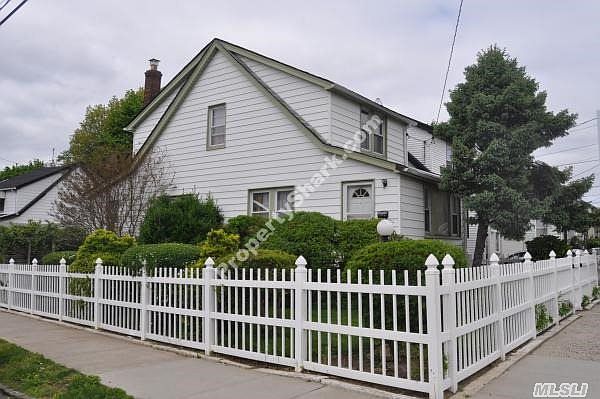 1st image of 11026 169th St
