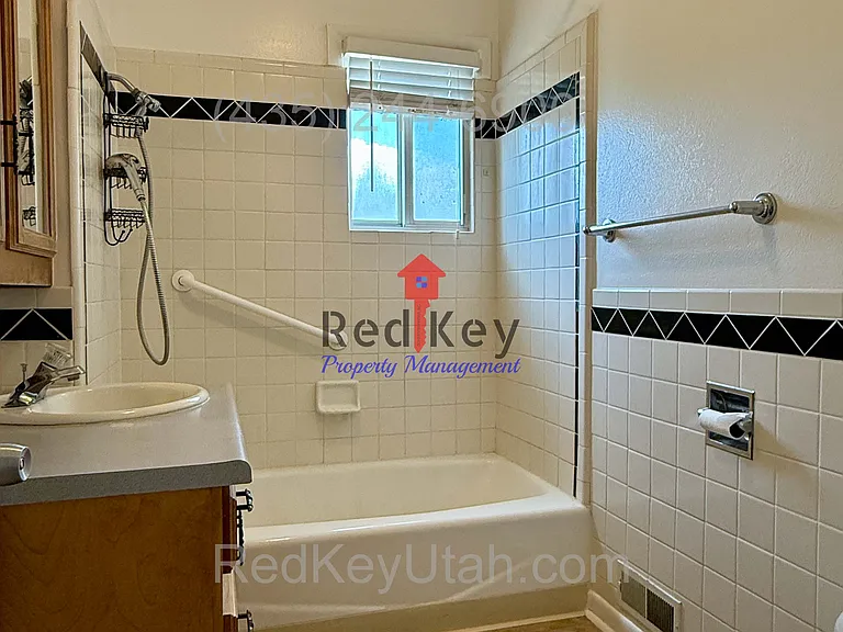 S Main St Duplex — Photo 12