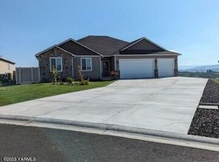 1564 Valhalla Loop, Selah, WA 98942