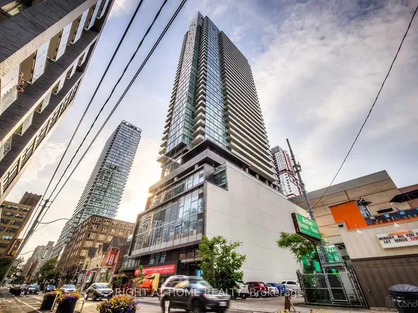 290 Adelaide St W, Toronto, ON