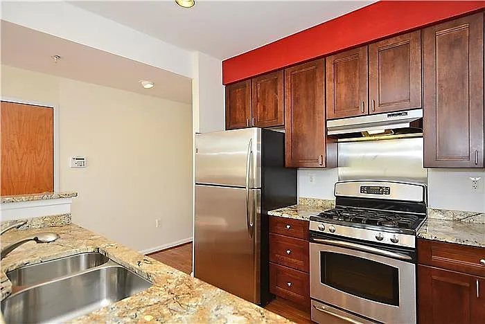 1015 H St NE #3 — Photo 5