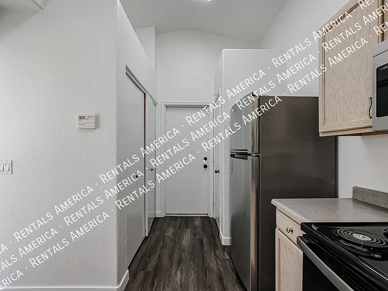 12731 W Sharon Dr — Photo 10