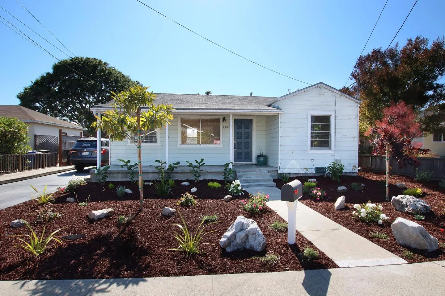 123 Seaside St photo 1