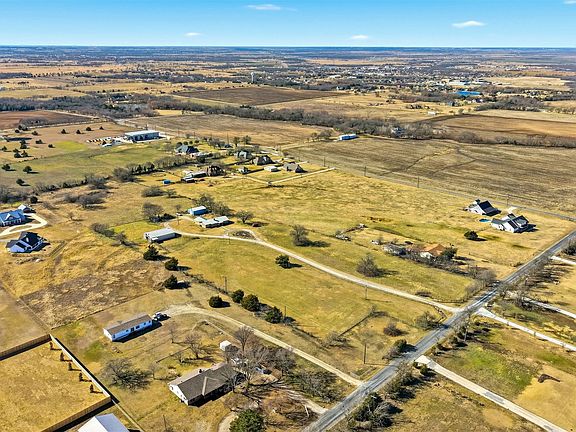 4th image of 1264 McConnell Rd